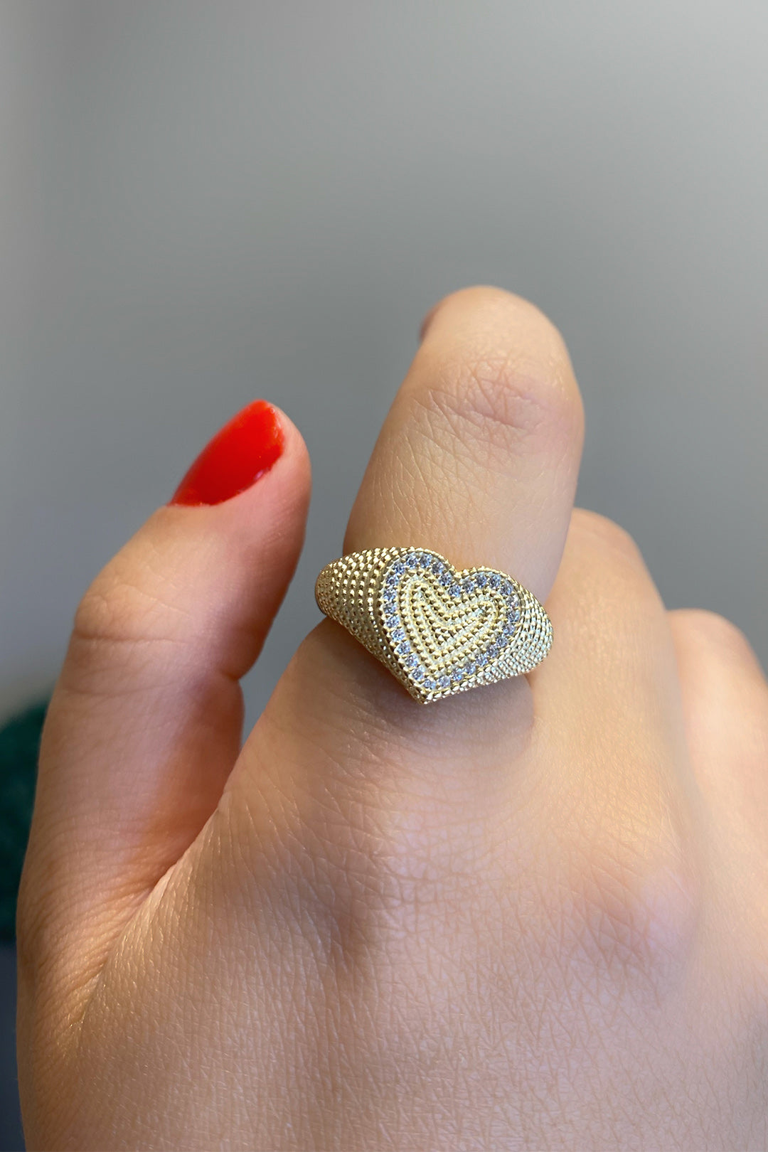 Mini Top Ve Taş Detay Kalp Gümüş Yüzük