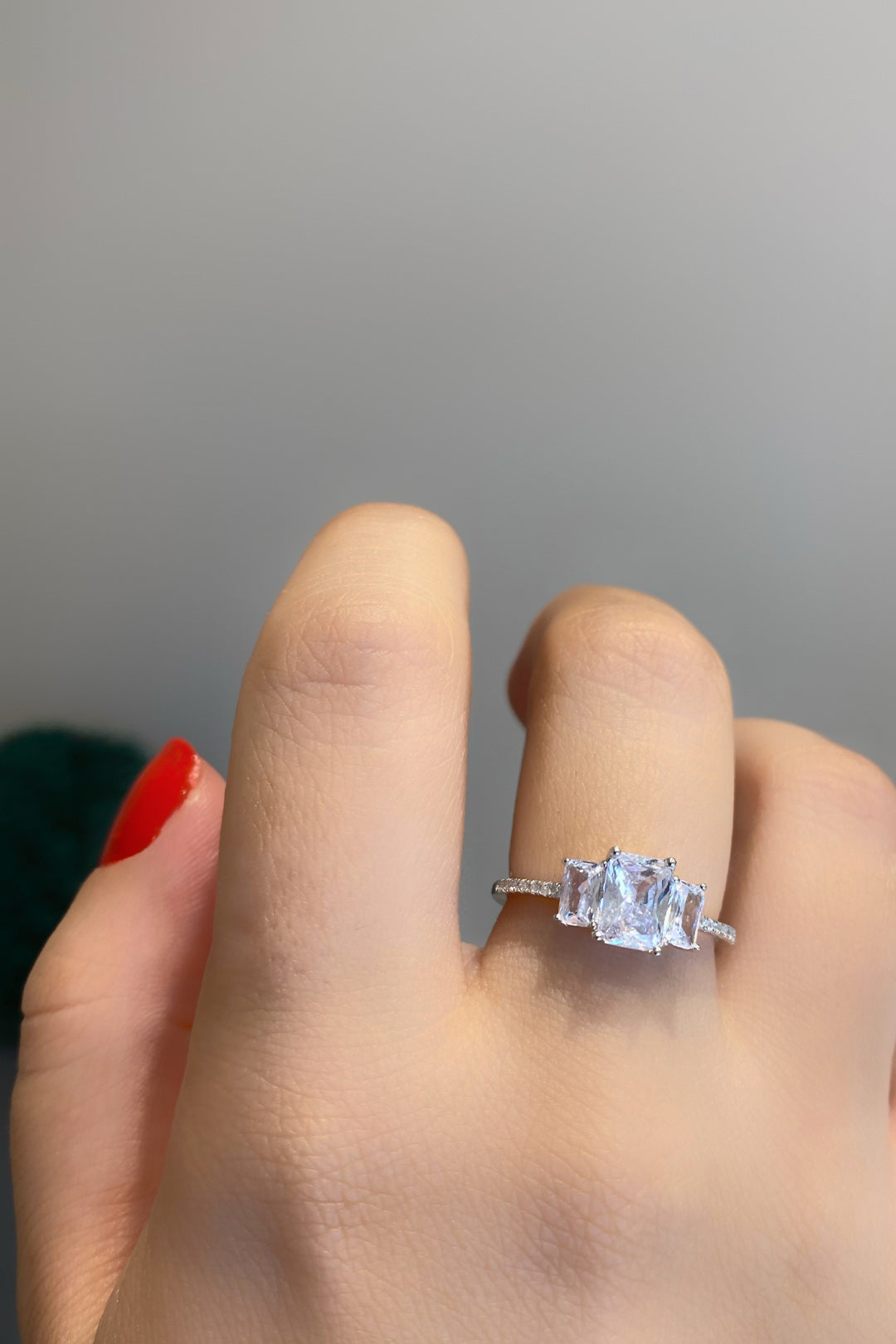 Mix Beyaz Üç Baget Yarım Tur Taşlı Gümüş Yüzük