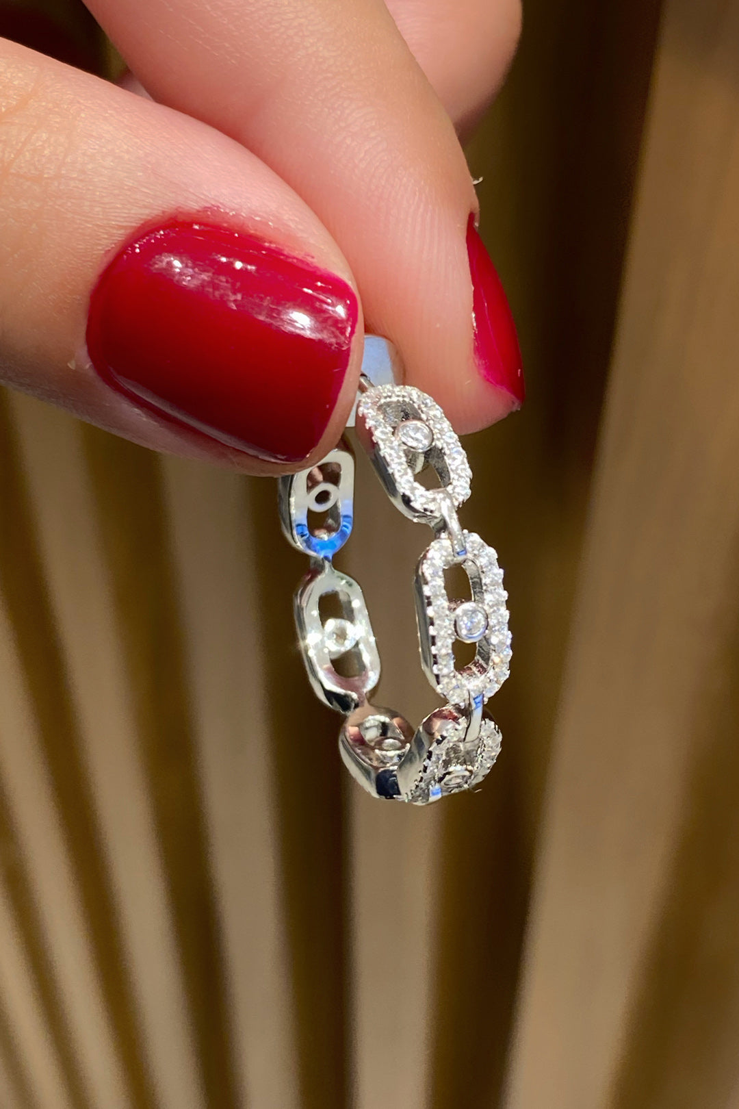 Taşlı Mes Gümüş Açık Halka Küpe