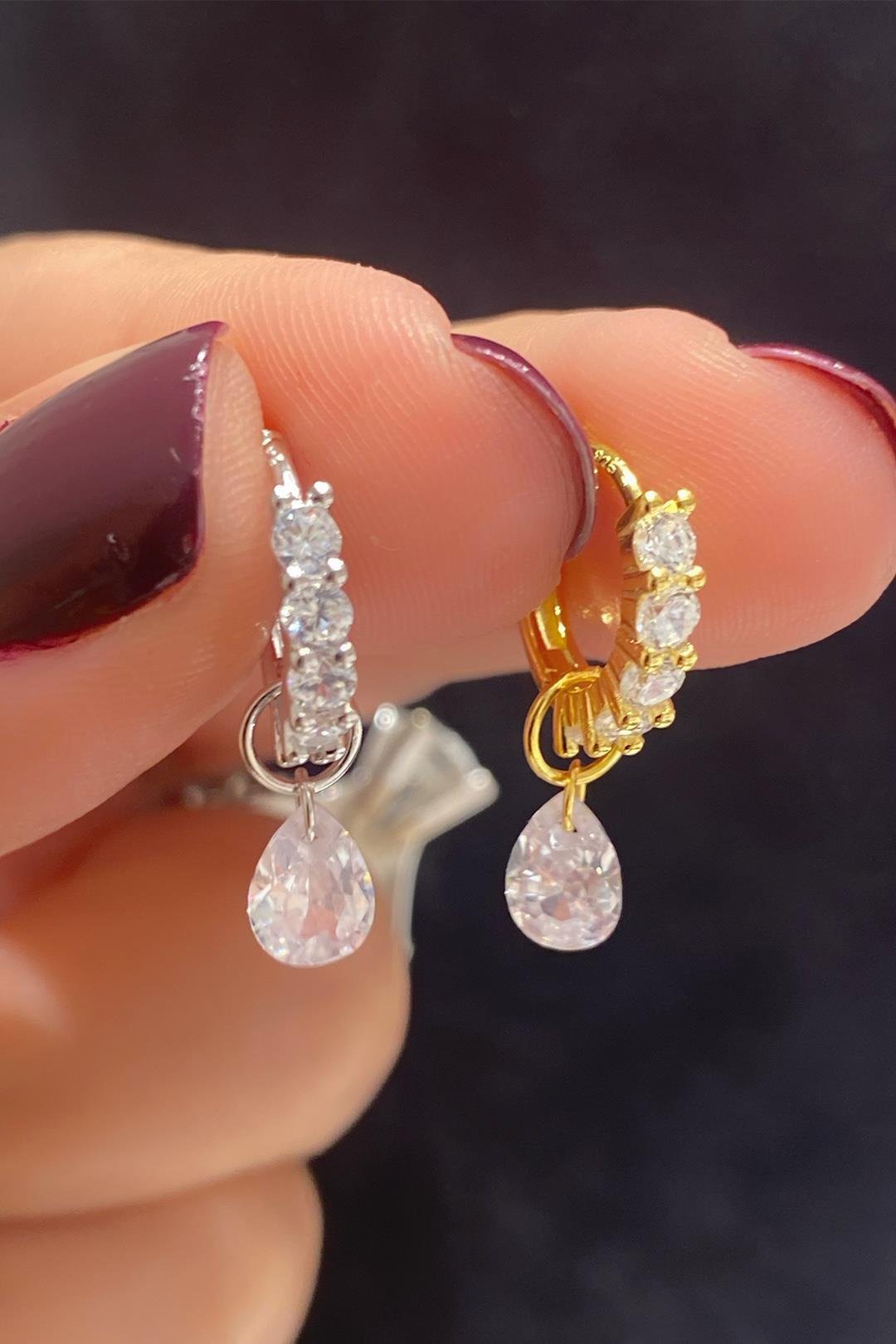 Tek Damla Sallantılı Gümüş Taşlı Halka Küpe