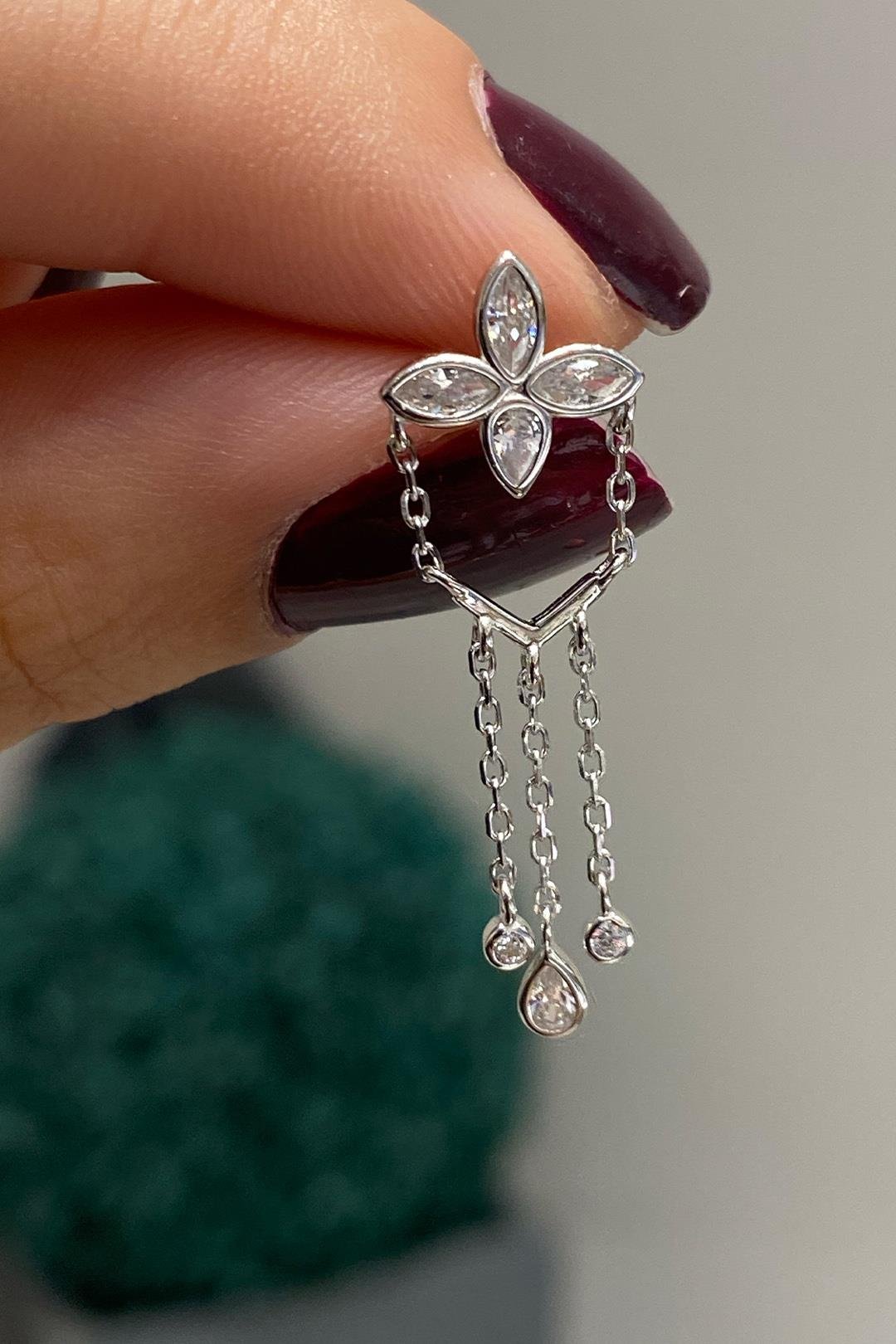 Dört Markiz Çiçek Ve Boğum Gümüş Çivili Küpe