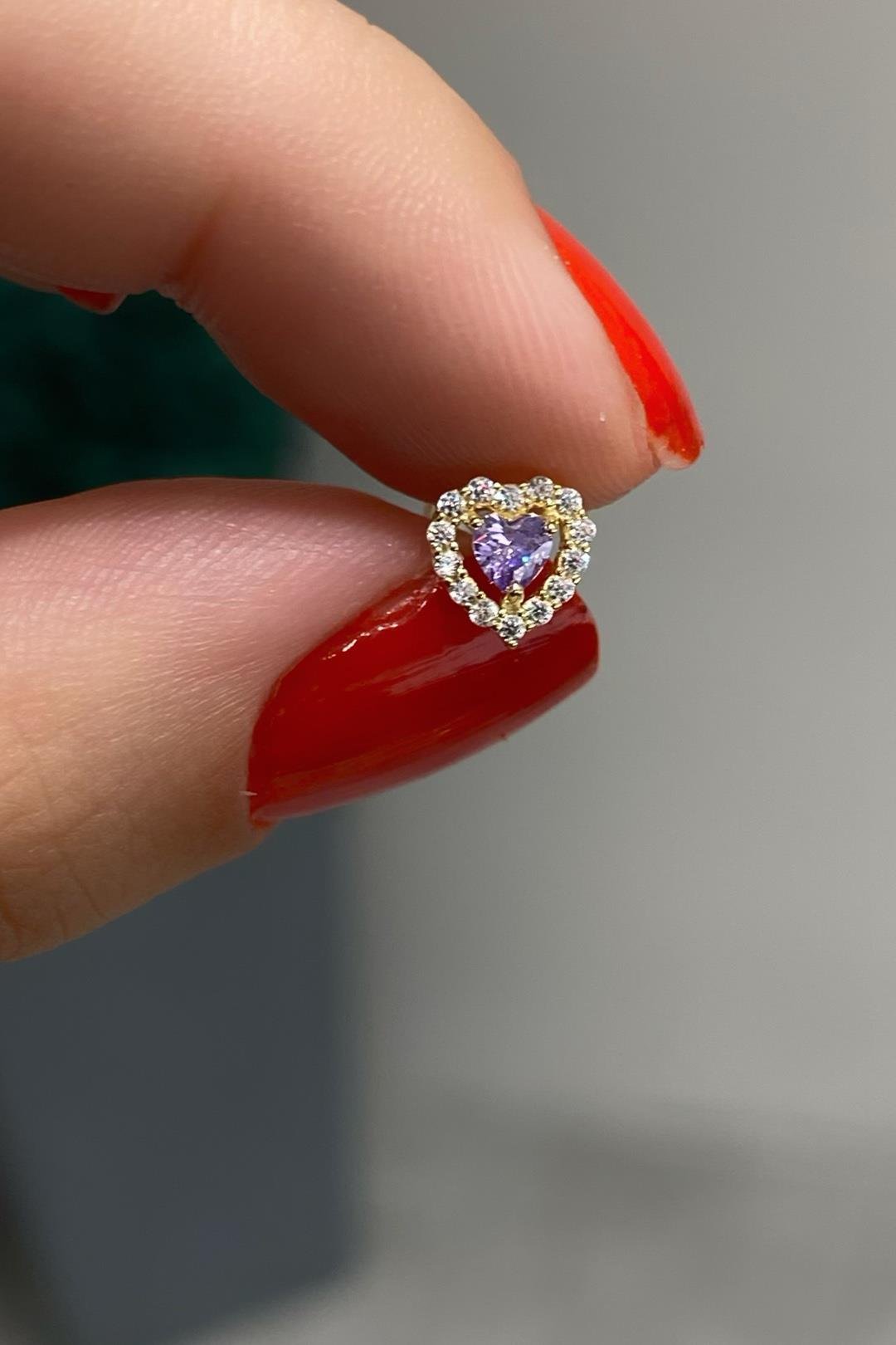 Lila Kalp Montür Gümüş Çivili Küpe