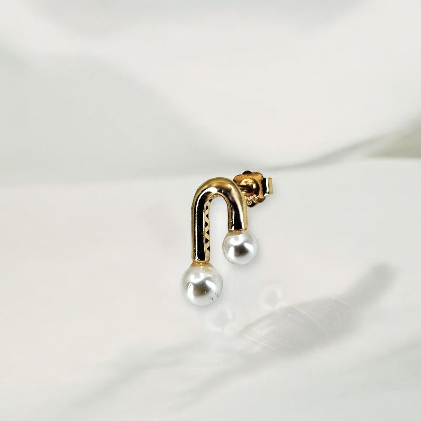 İki İnci Ve U Gümüş Çivili Küpe