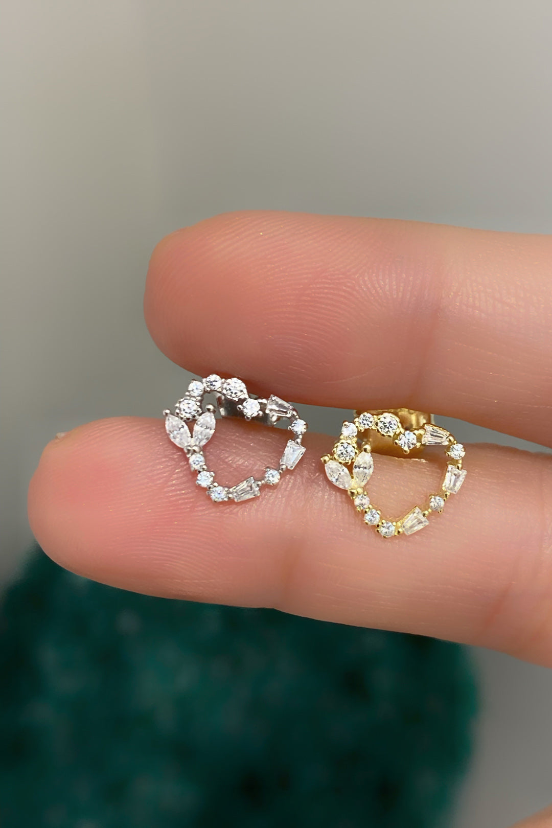 İki Markiz Ve Trapez Detay Kalp Gümüş Çivili Küpe