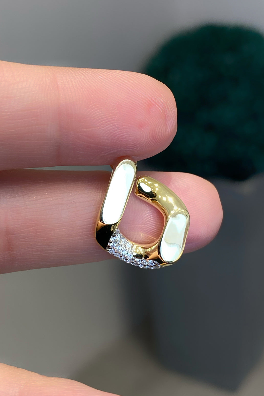 Çeyrek Sıra Taşlı Zincir Form Gümüş Çivili Küpe