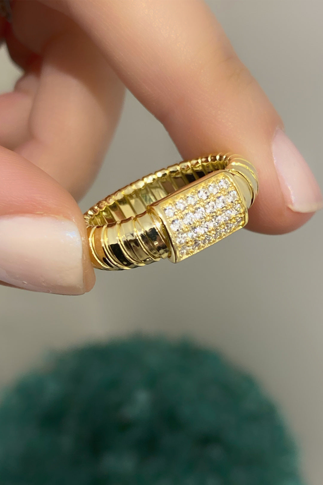 Ortası Taş Detay Tekerlek Gümüş Yüzük