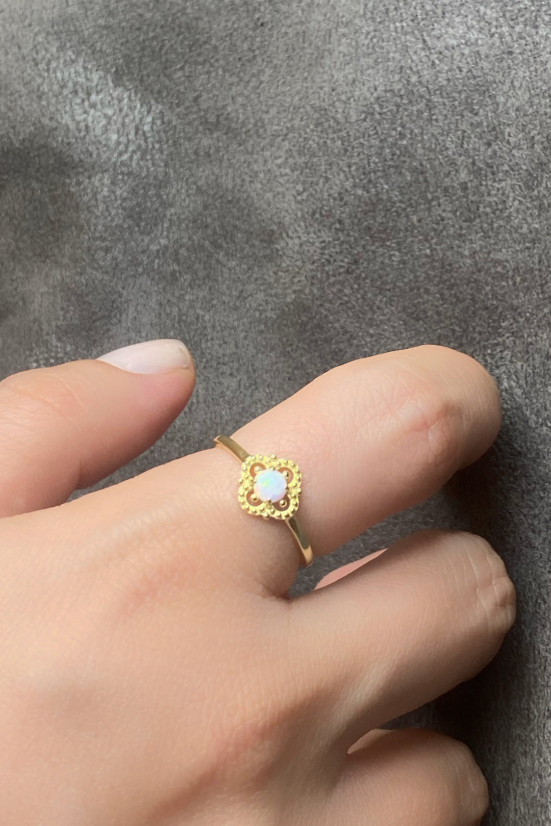 Minimal Opal ve Yonca Gümüş Yüzük