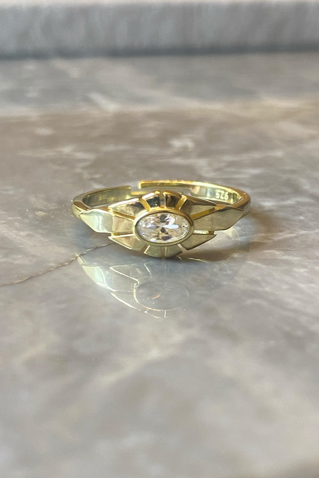 Minimal Oval Tektaş Göz Gümüş Yüzük