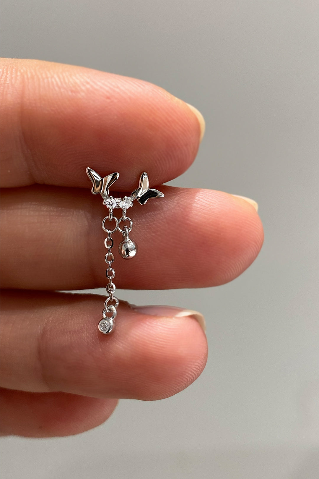 Top ve Tohum Sallantılı İki Kelebek Gümüş Çivili Küpe