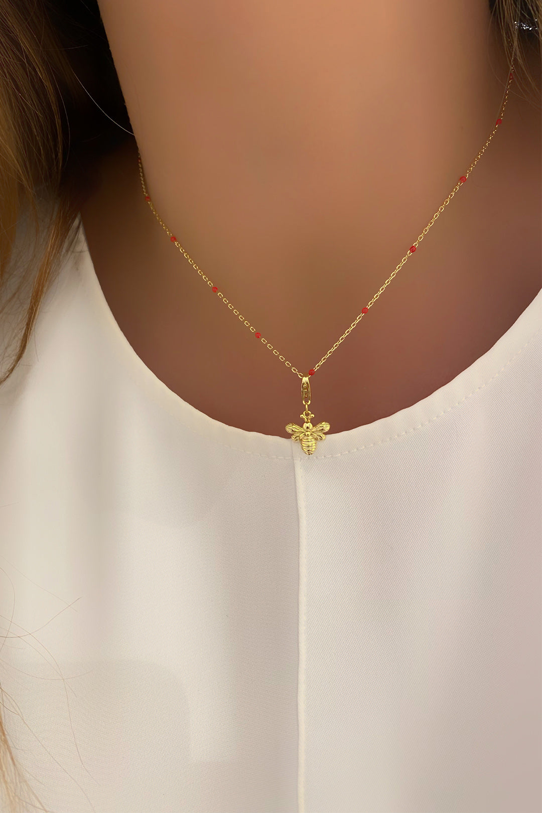 Kırmızı Mineli Arı Detay Gümüş Kolye