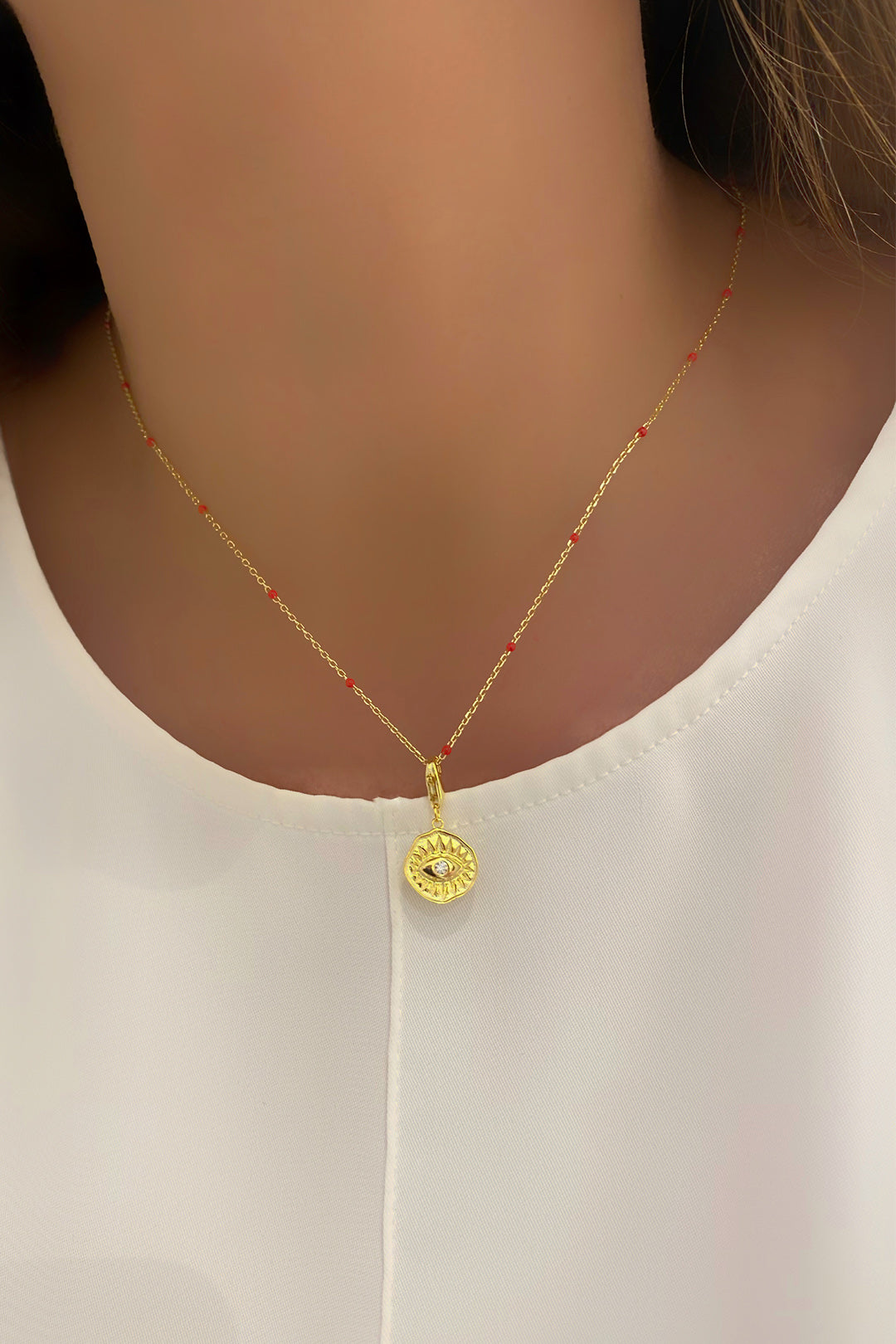 Kırmızı Mineli Göz Detay Gümüş Kolye