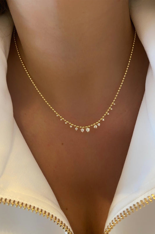 Mini Üç Tırnak Az Taşlı Sallantılı Top Zincir Gümüş Kolye