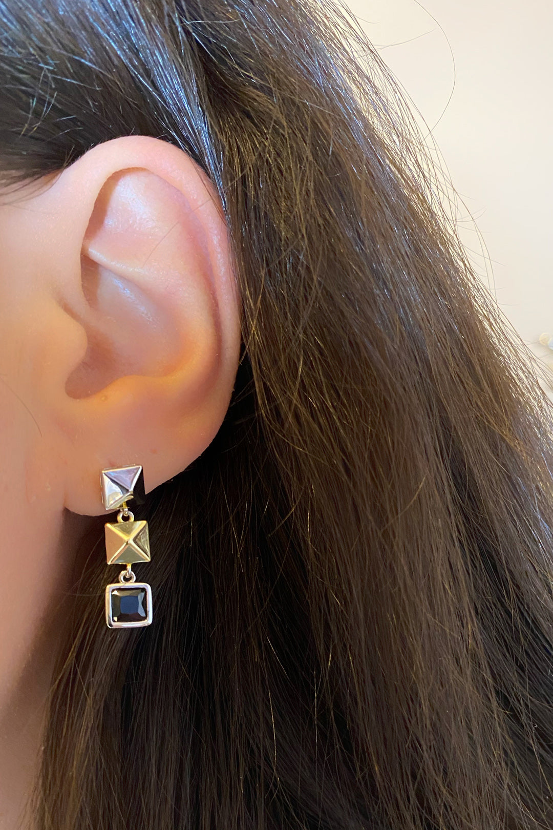 Üç Mix Piramit Gümüş Çivili Küpe