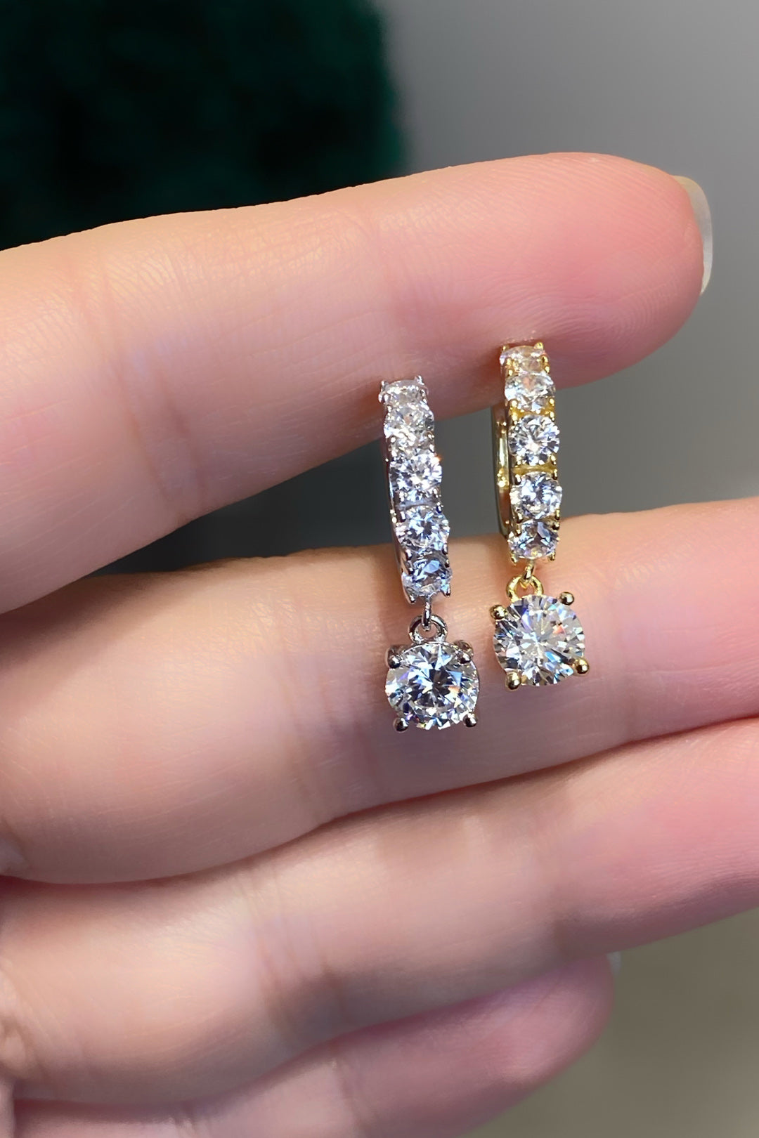 Tektaş Sallantılı Beş Taş Gümüş Halka Küpe