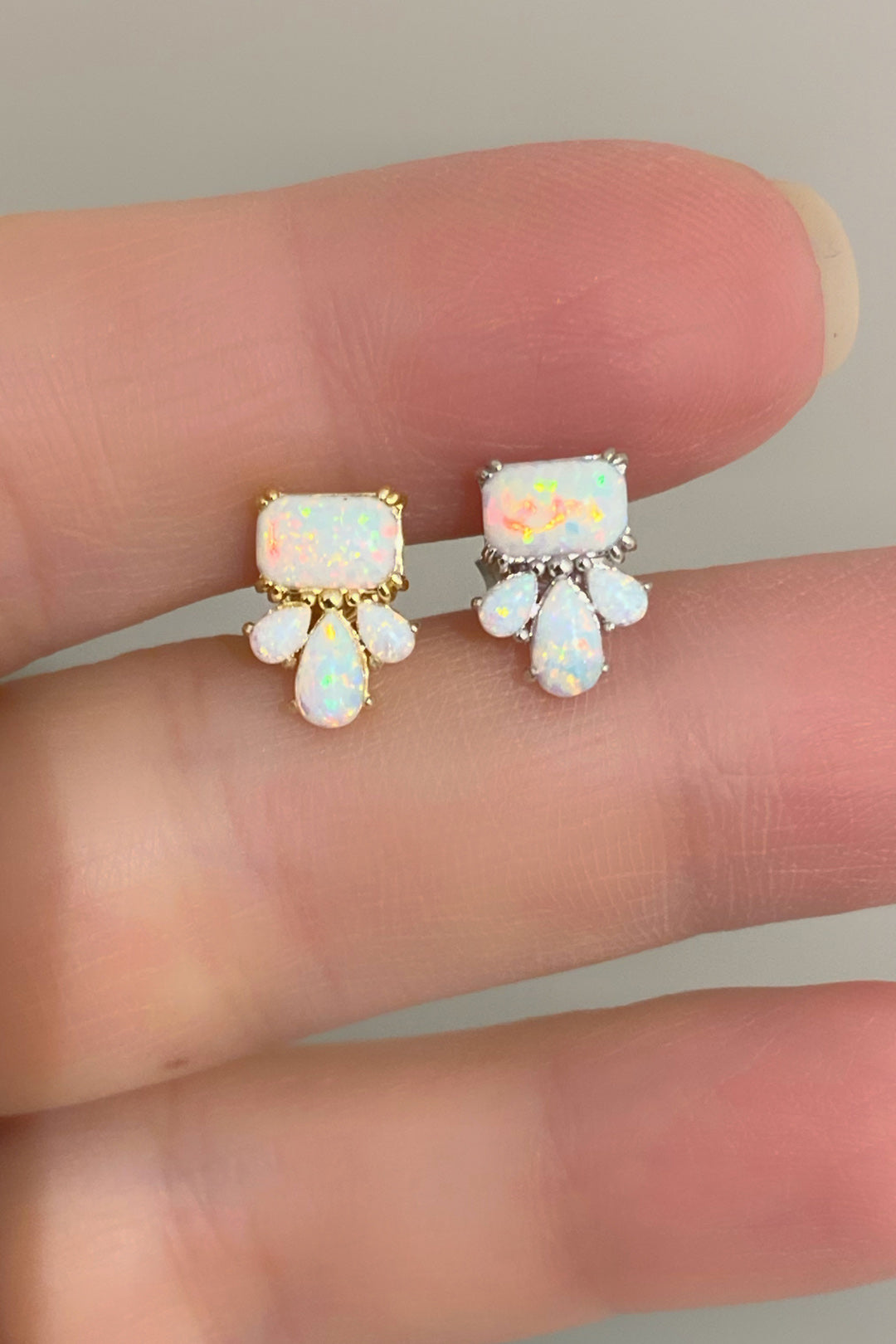 Üç Damla Ve Baget Opal Gümüş Çivili Küpe