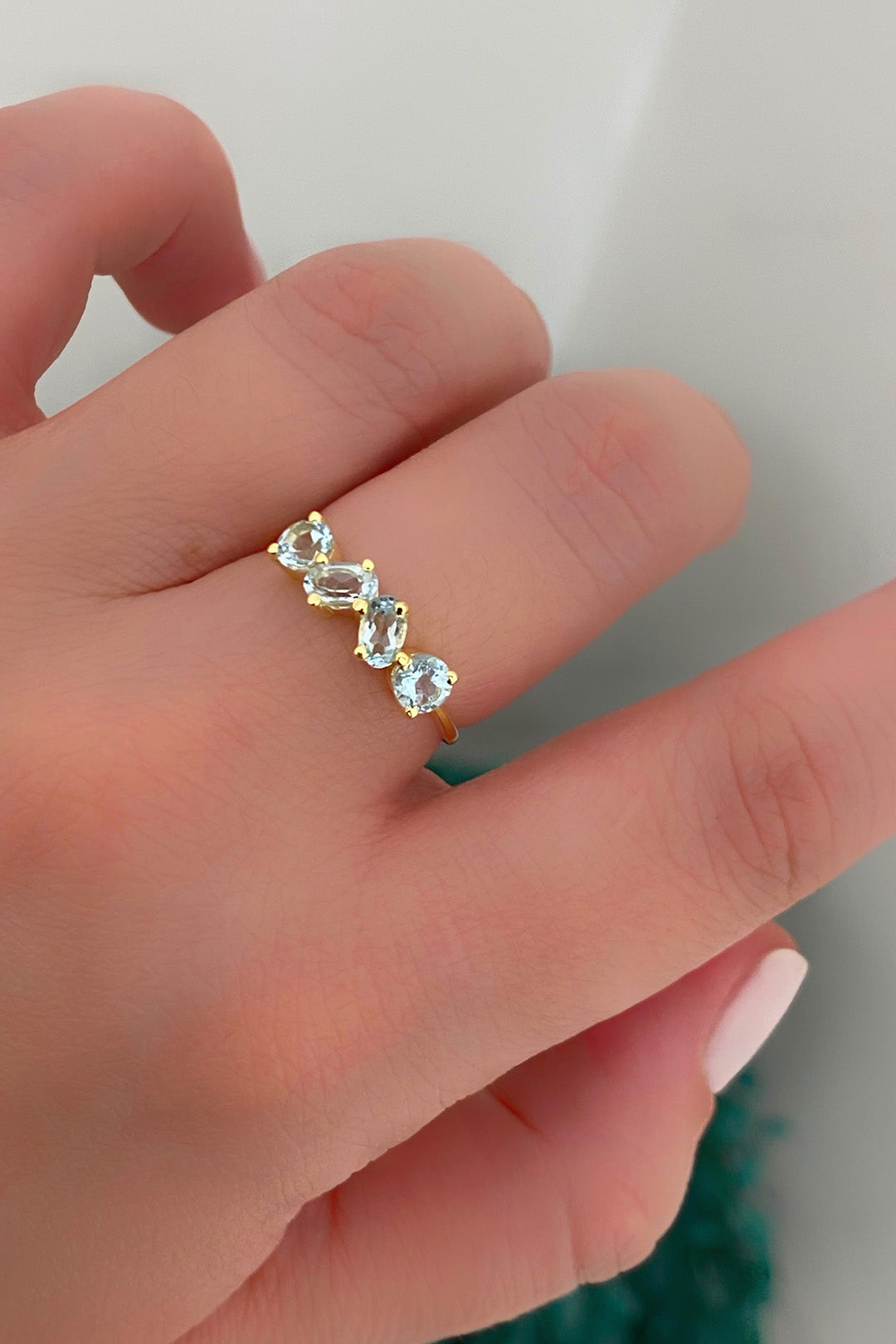 Blue Topaz Baget Oval Ve Tektaş Gümüş Yüzük