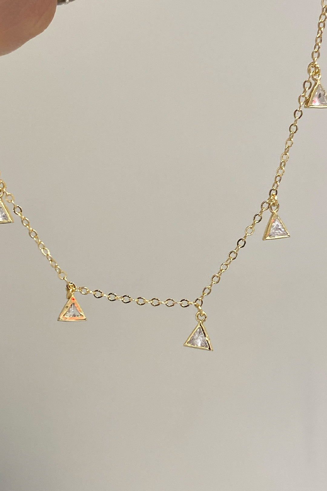 Üçgen Taş Sallantılı Gümüş Halhal