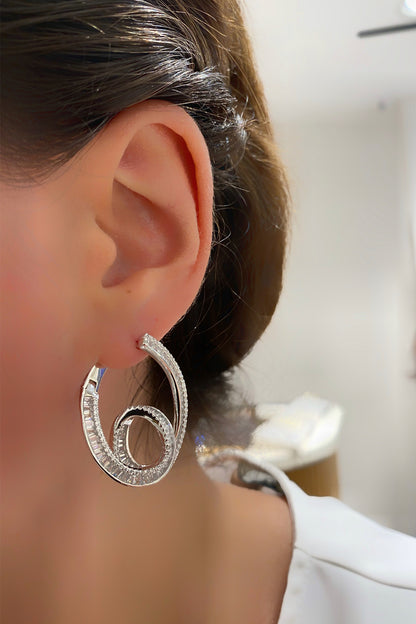 Baget Taşlı Damla Spiral Gümüş Küpe