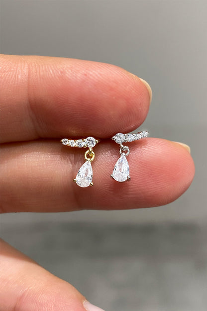 Damla Sallantılı Mini Yay Gümüş Çivili Küpe