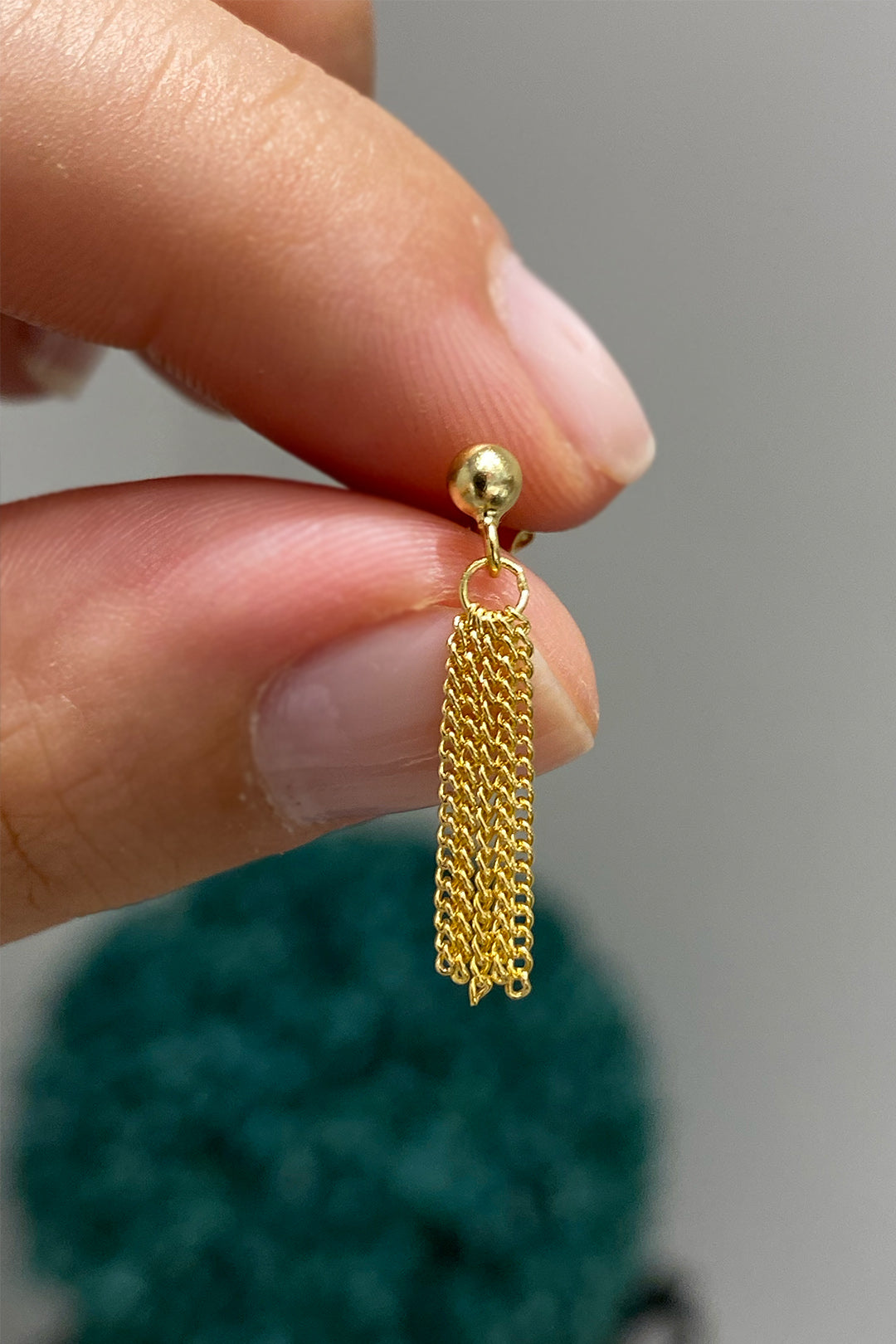 Saçaklı Top Zincir Gümüş Çivili Küpe