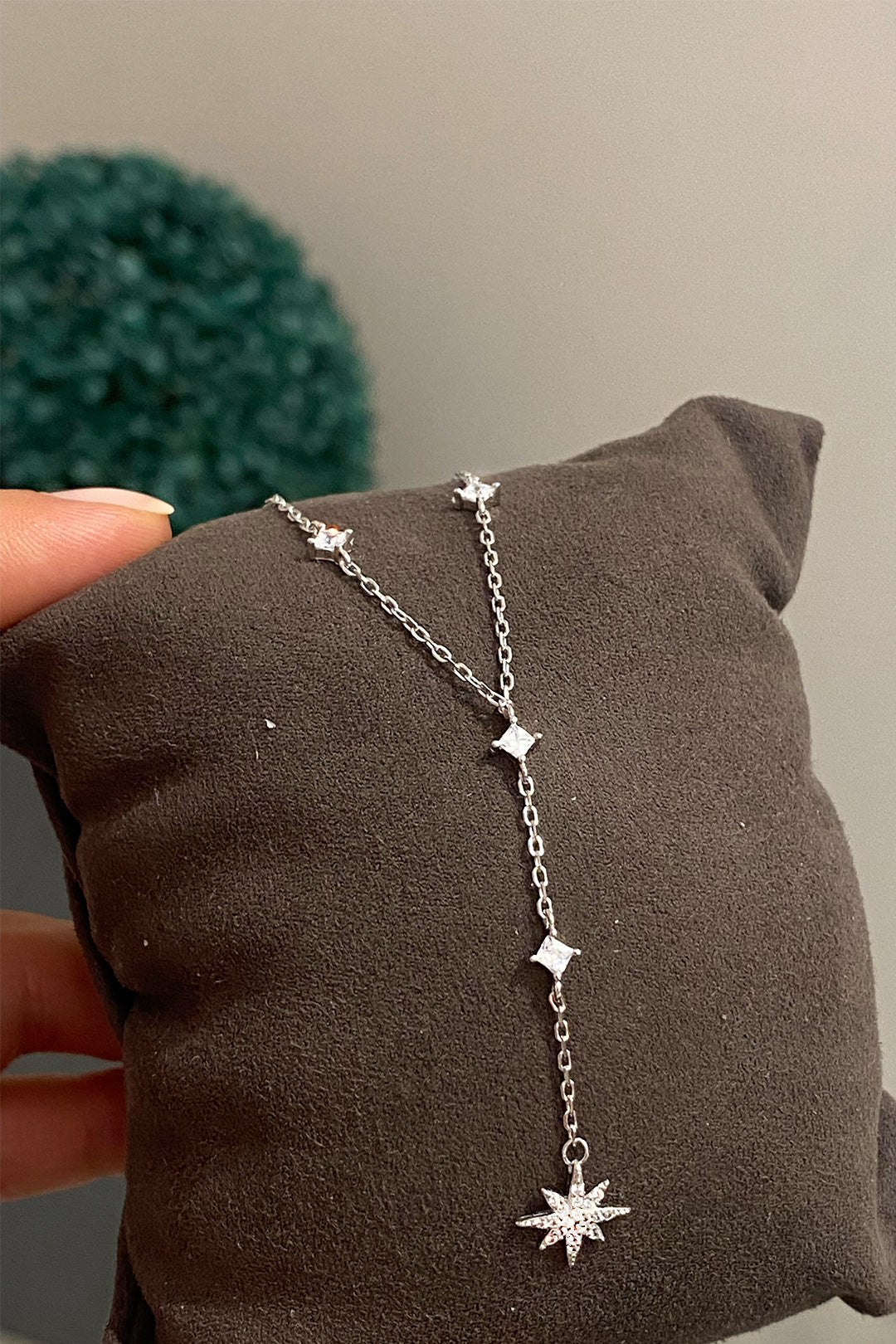 Kutupyıldızı Detay Dört Karo Gümüş Y Kolye