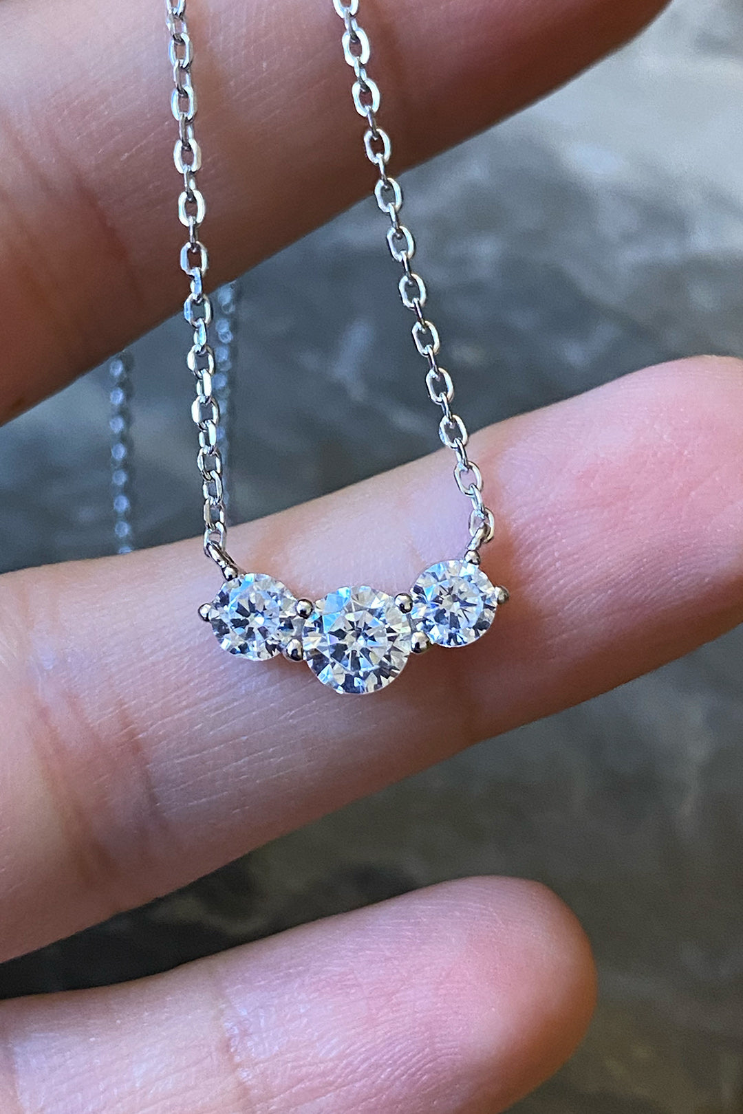 Mix Üç Yuvarlak Taş Yay Gümüş Kolye