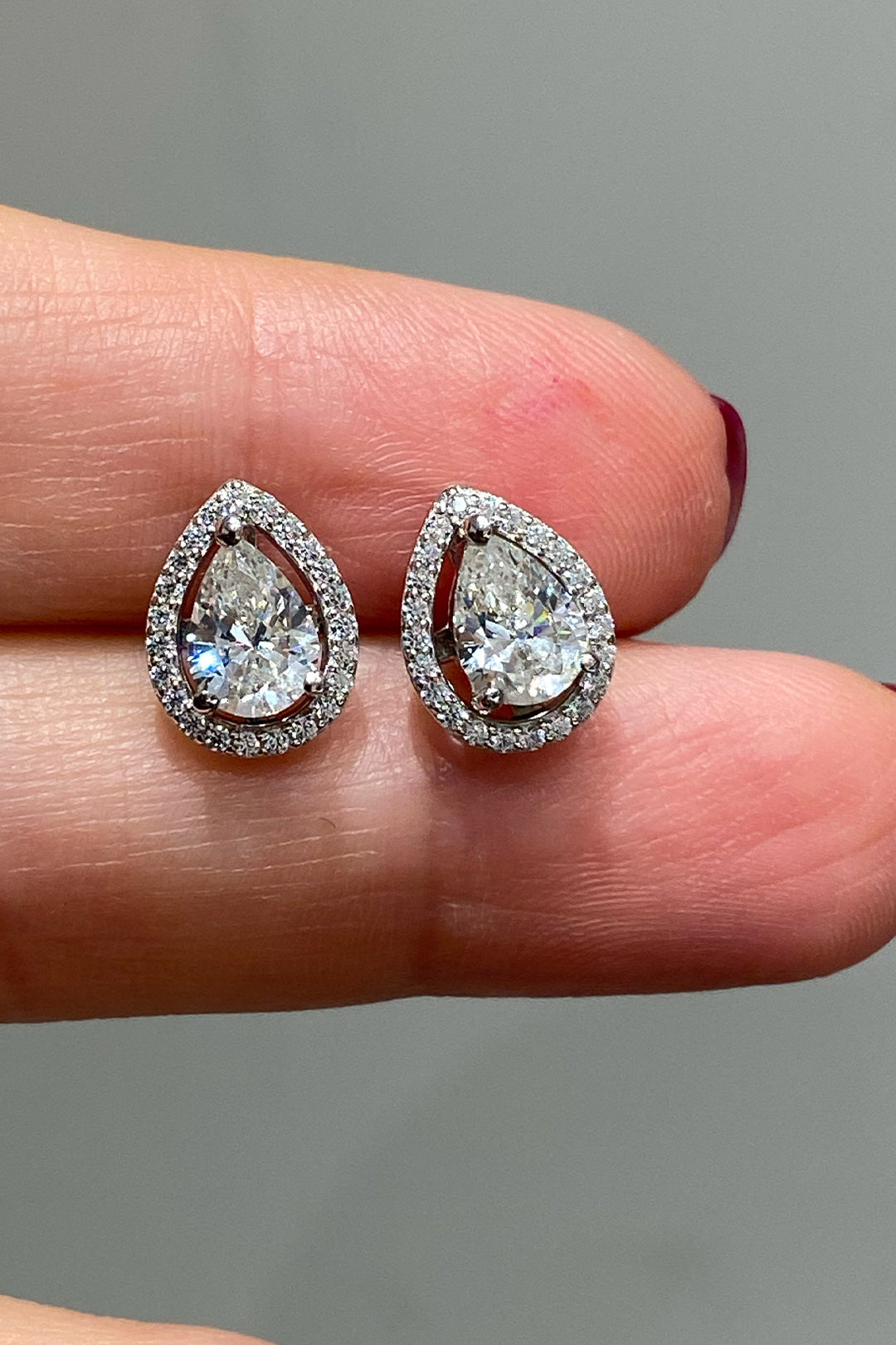 Damla Ve Montür Gümüş Çivili Küpe