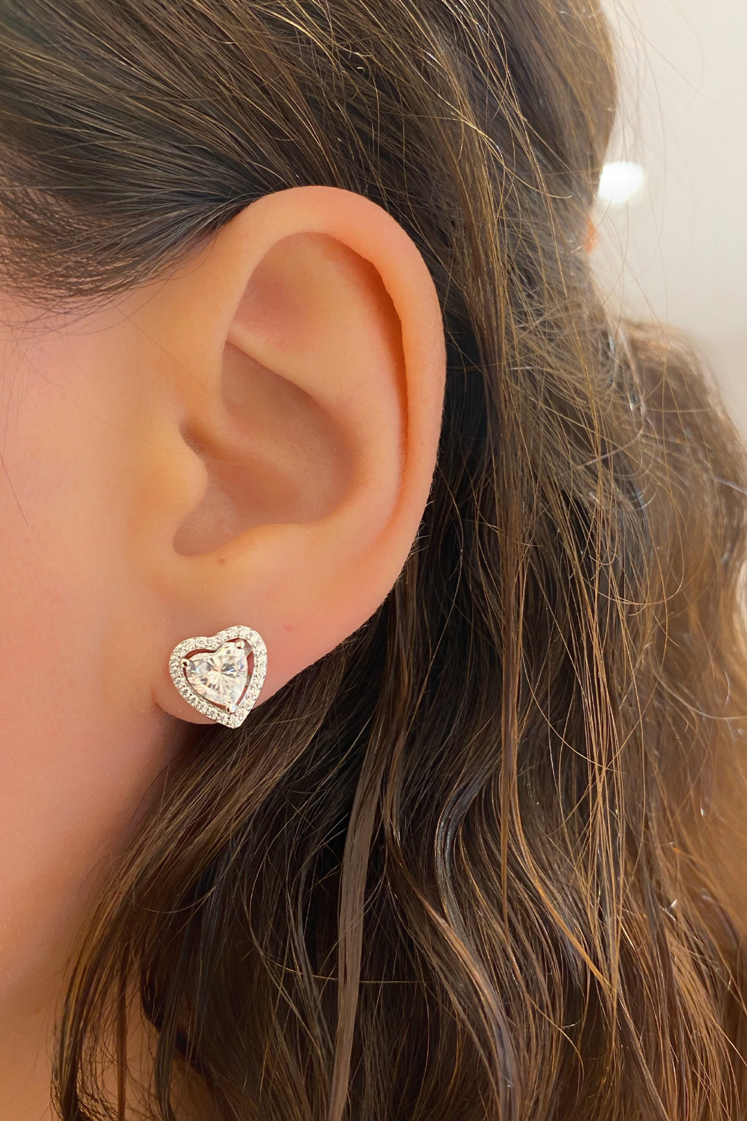 Kalp Ve Montür Gümüş Çivili Küpe