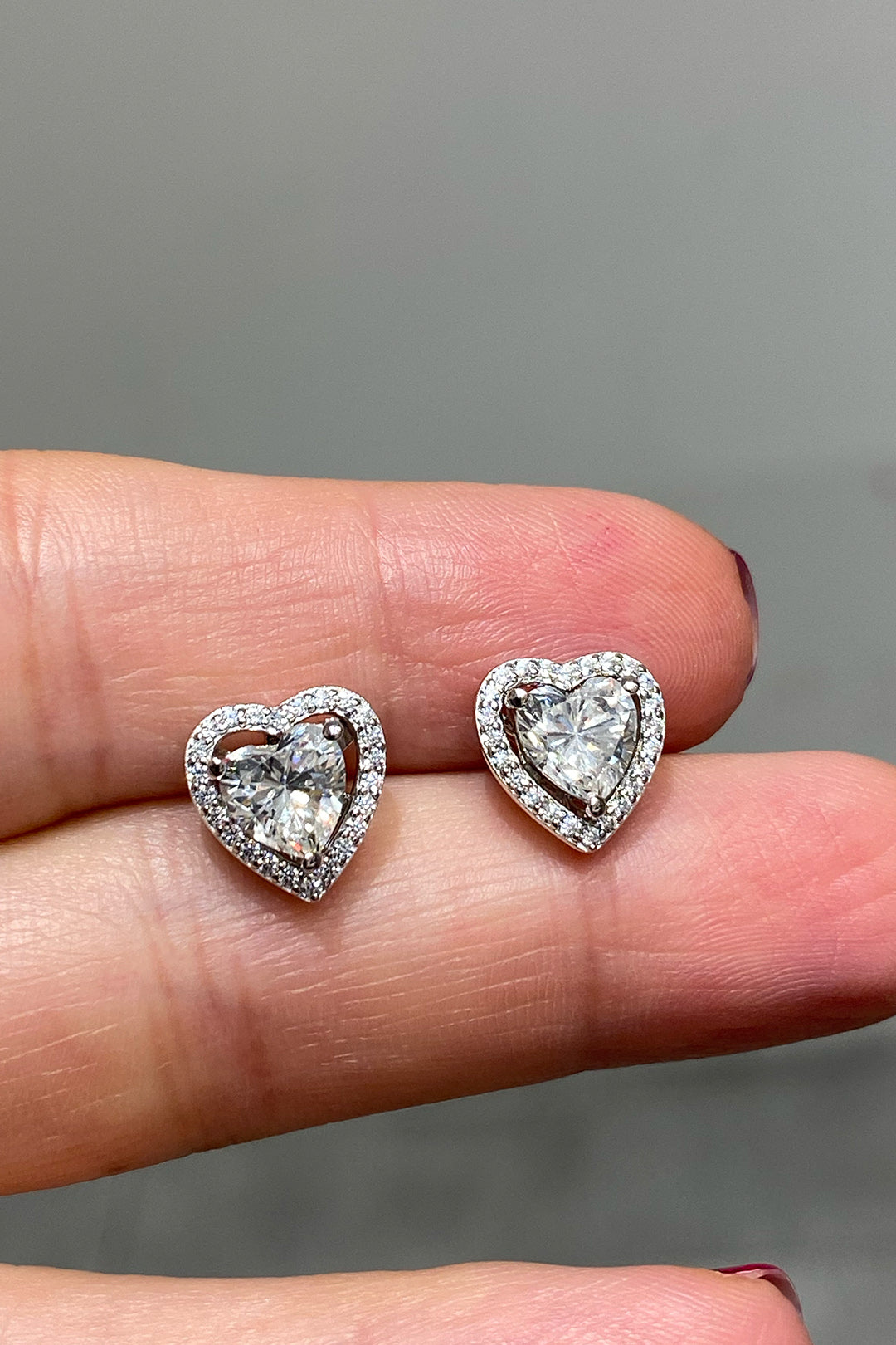 Kalp Ve Montür Gümüş Çivili Küpe