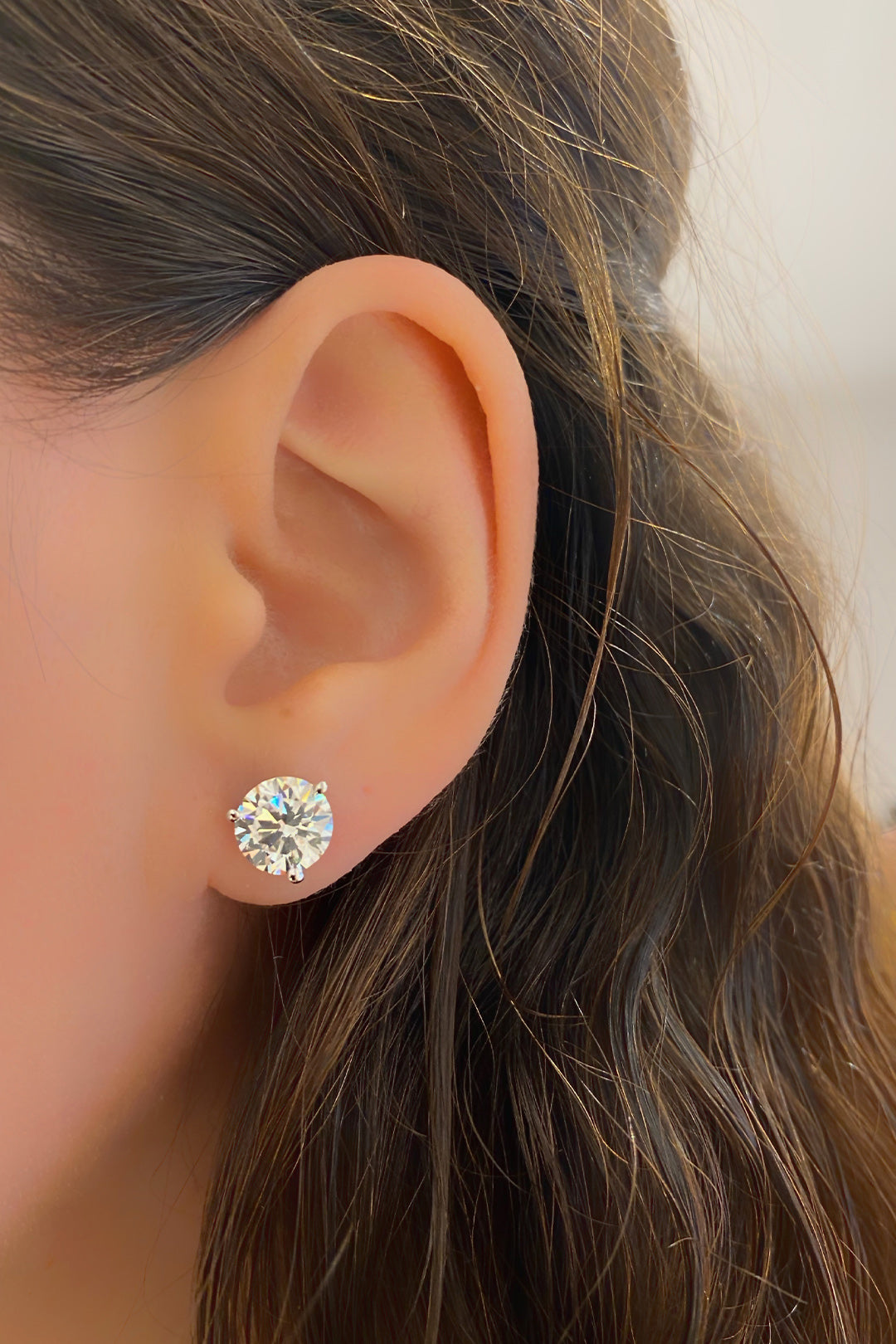 Vip 8 Mm Üç Tırnaklı Tektaş Gümüş Çivili Küpe