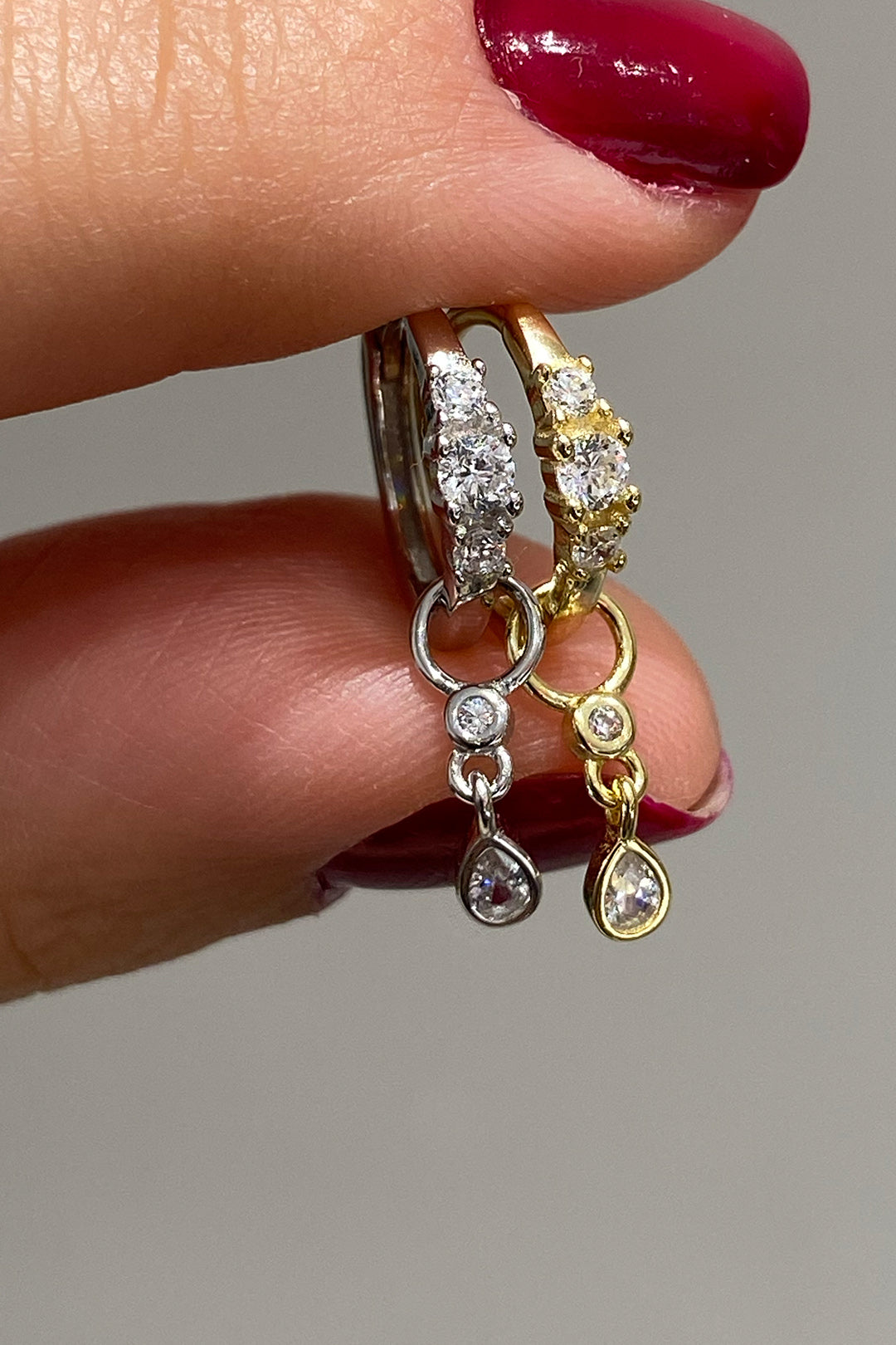 Beyaz Tohum Damla Sallantılı Mix Gümüş Halka Küpe