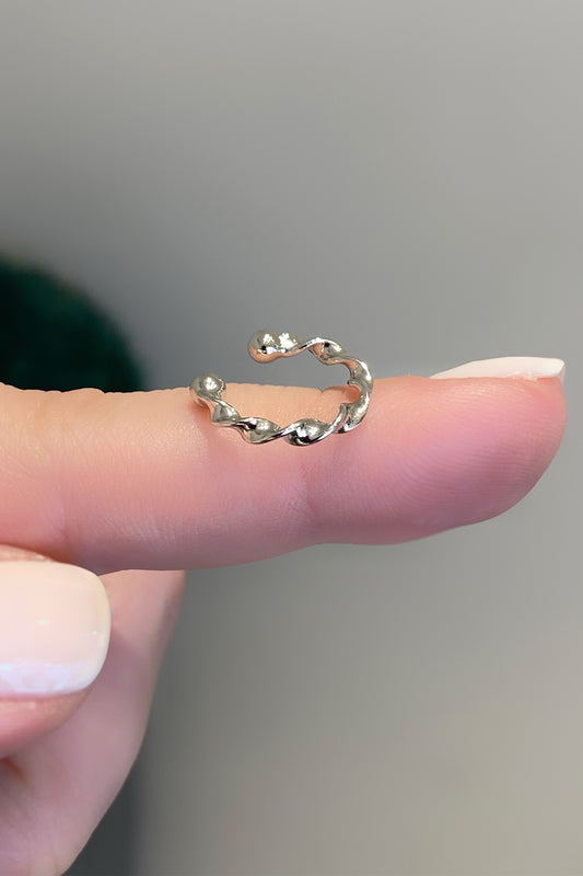 Taşsız İnce Burgu Gümüş Kıkırdak Küpe