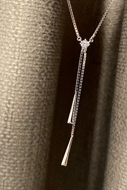 Yılan Zincir Tektaş Ve Ucu Üçgen Gümüş Sallantılı Kolye