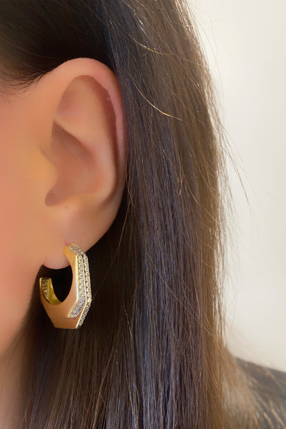 İki Sıra Taşlı Geometrik Gümüş Halka Küpe