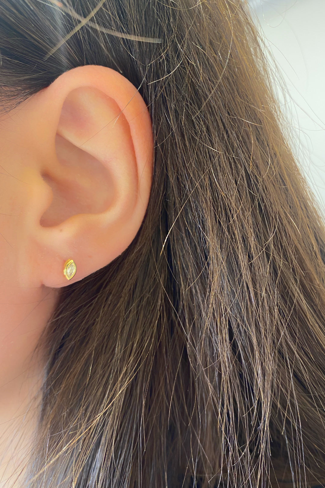 S Beyaz Sıvama Markiz Gümüş Çivili Küpe