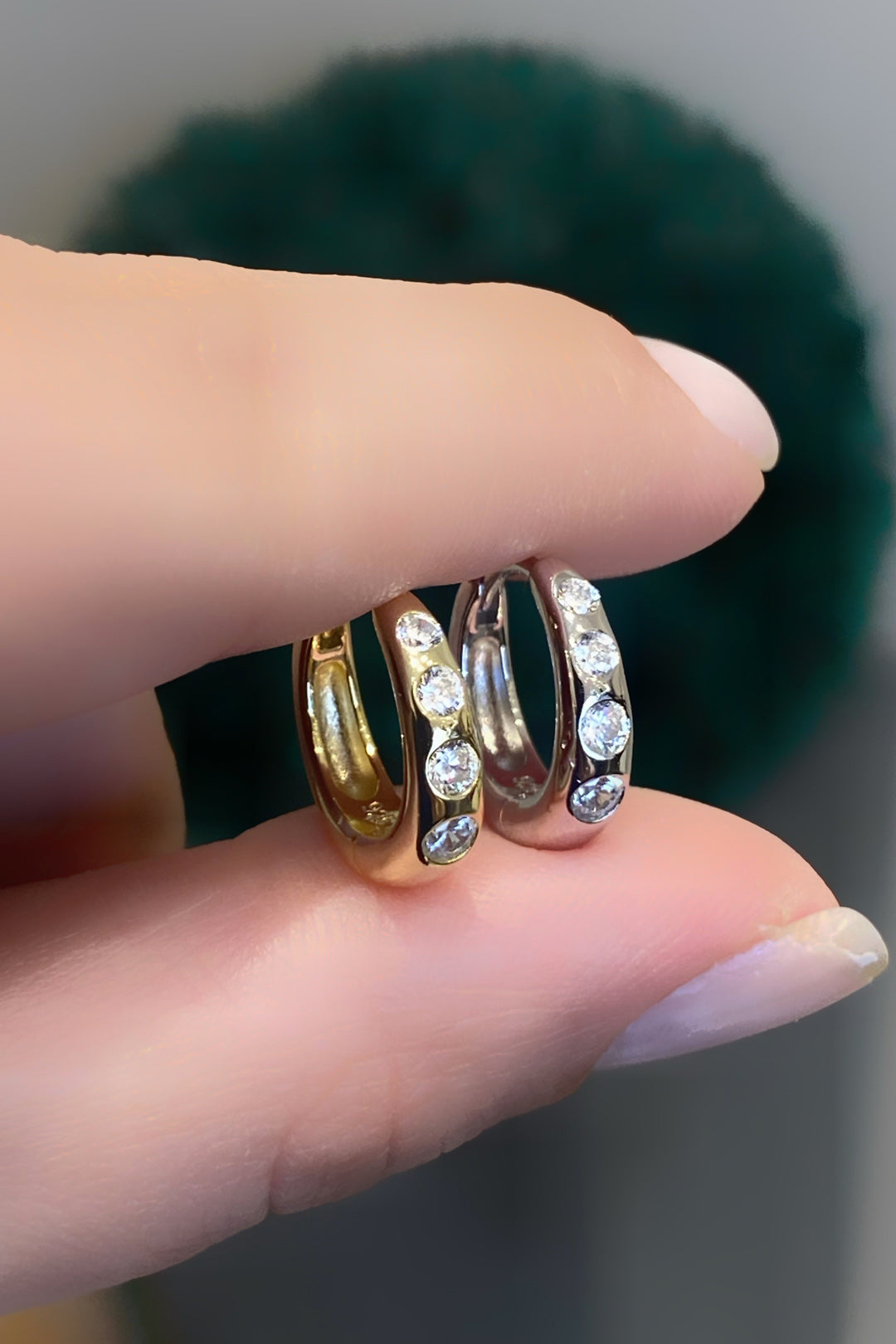 Gömülü Süzme Dört Taş Gümüş Halka Küpe