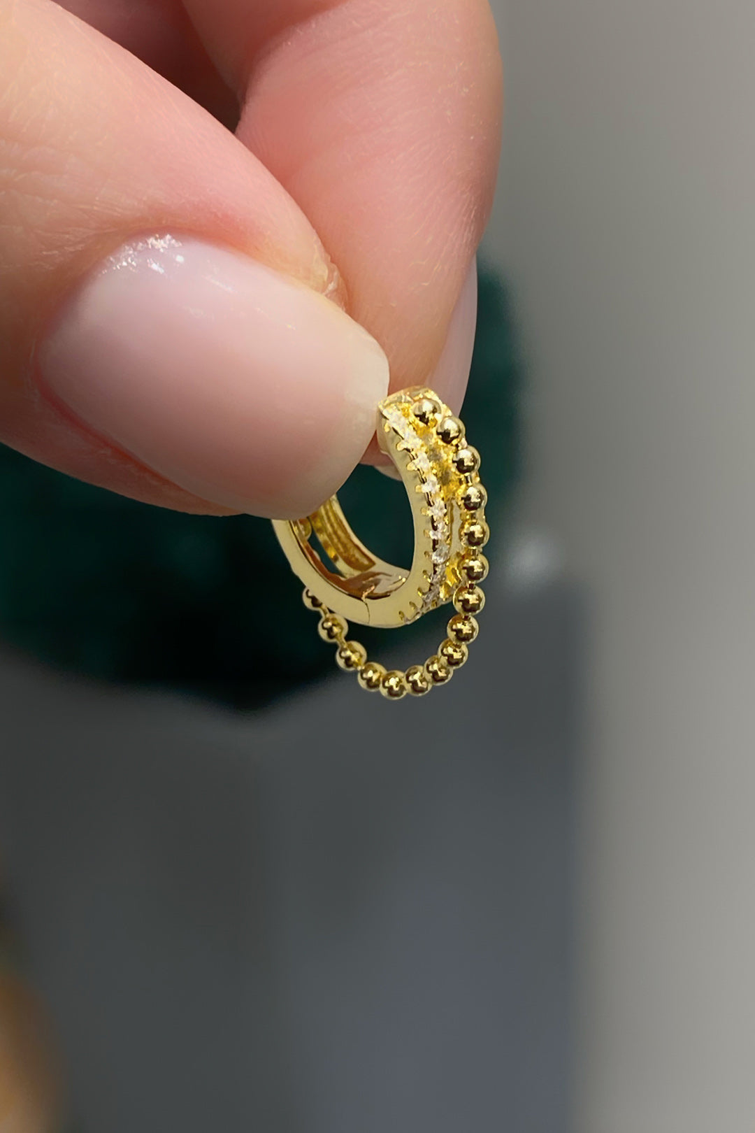 İki Sıra Taşlı Ve Top Boğum Gümüş Halka Küpe