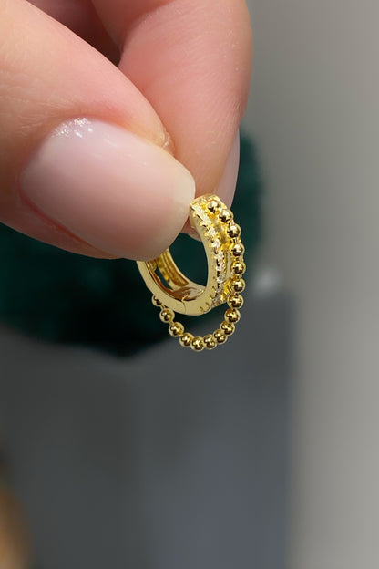 İki Sıra Taşlı Ve Top Boğum Gümüş Halka Küpe