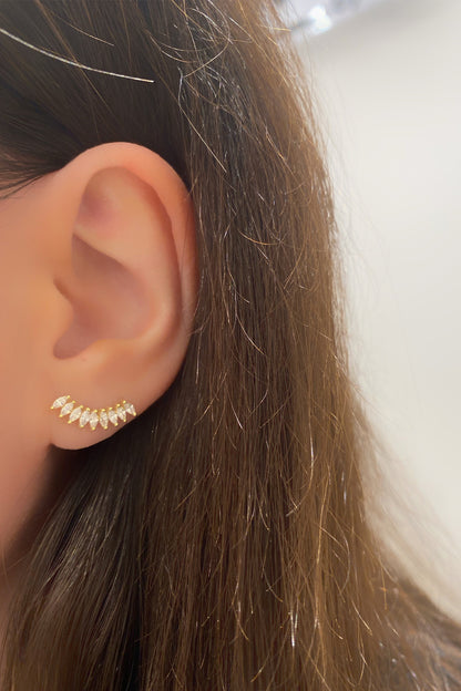 Beyaz Dokuz Markiz Yay Gümüş Çivili Küpe