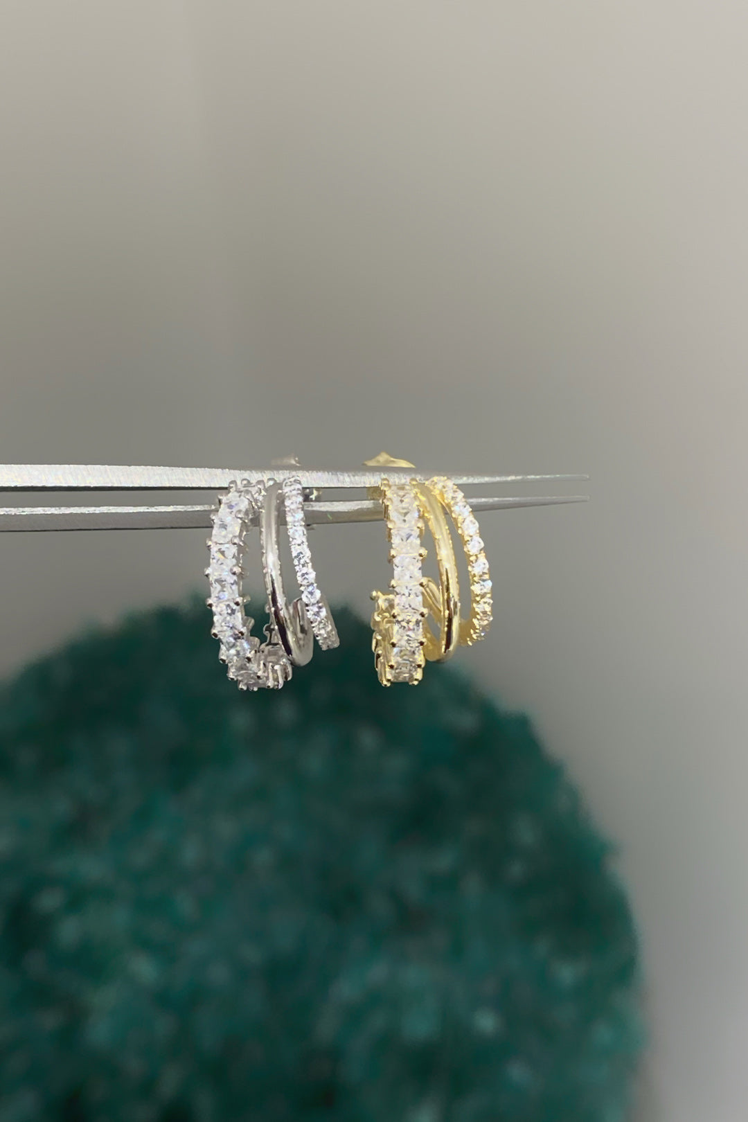 Kare Taşsız Ve Yuvarlak Üç Sıra Gümüş Açık Halka Küpe