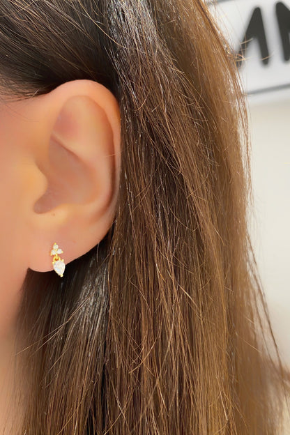 Üç Tektaş Üçgen Ve Damla Sallantılı Gümüş Çivili Küpe