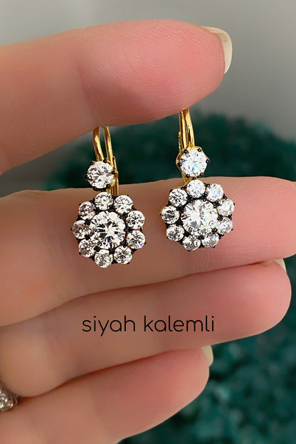 Elmas Montür Çiçek Gümüş Küpe