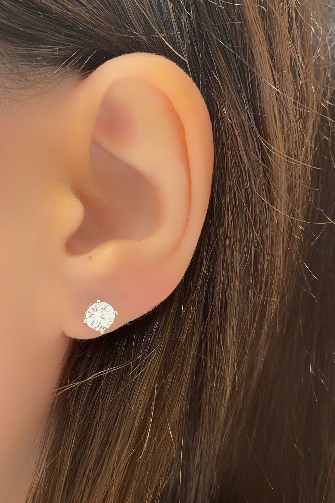 Vip M Dört Tırnak Tektaş Gümüş Çivili Küpe