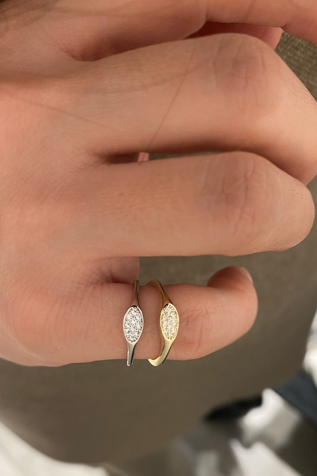 Minimal Taşlı Oval İnce Gümüş Serçeparmak Yüzüğü