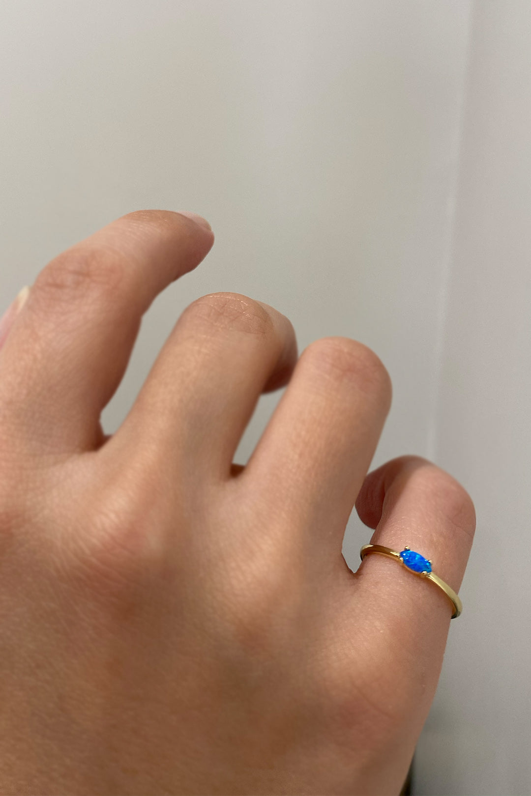 Oval Mavi Opal İnce Gümüş Serçeparmak Yüzüğü