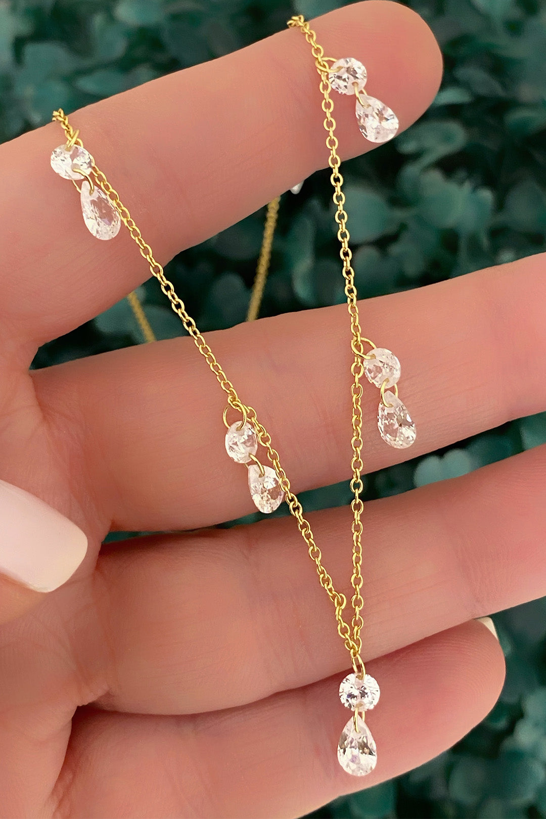 Yedi Yuvarlak Damla Kristal Sallantılı Gümüş Kolye