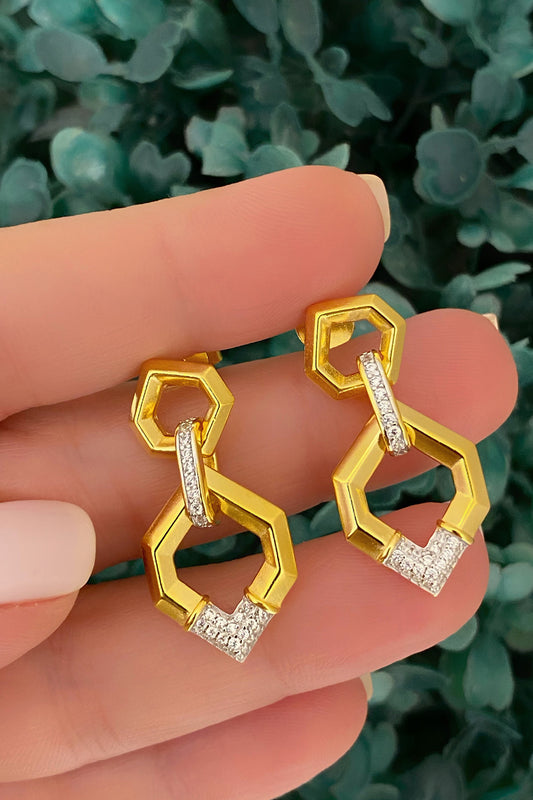 Taş Detay Köşeli Geometrik Çivili Küpe
