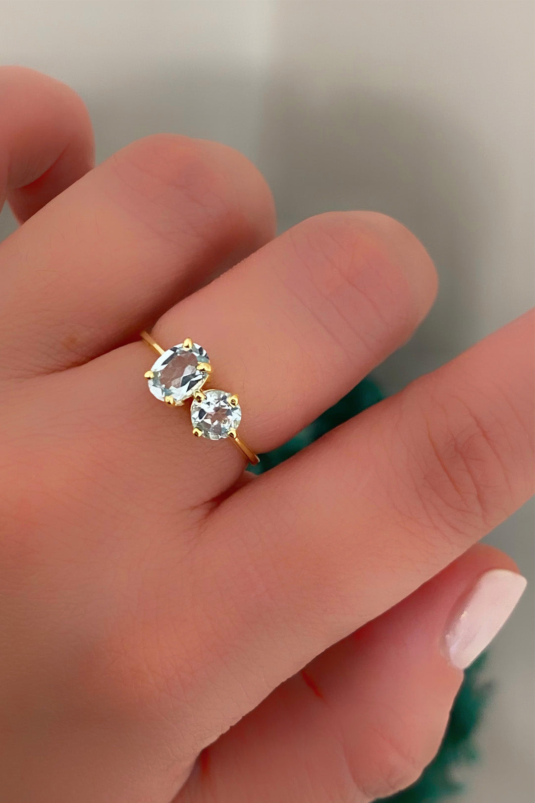 Blue Topaz Oval Ve Tektaş Gümüş Yüzük