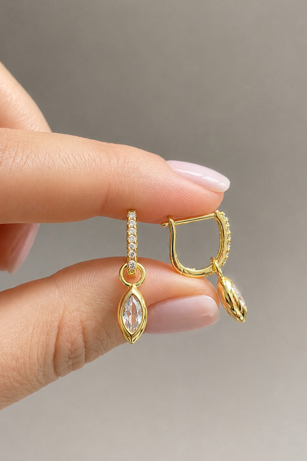 Beyaz Markiz Gümüş Pin Küpe